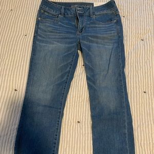 American Eagle Capri/Crop Jeans - size 8